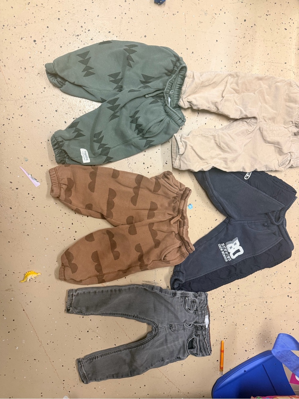 Zara pants boys 18 months - bundle of 5 pairs